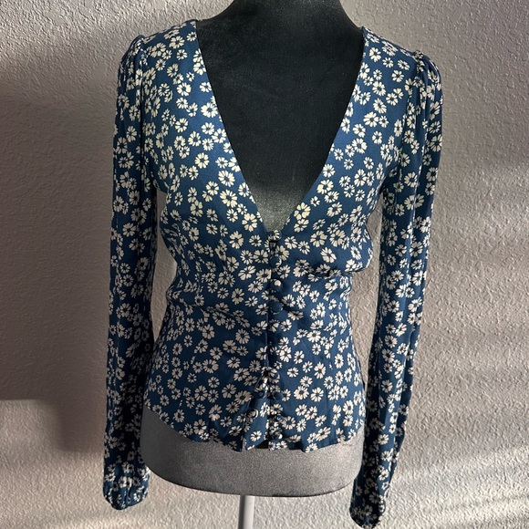 Reformation Blue Floral Nell Top – Size Small - Picture 2 of 9
